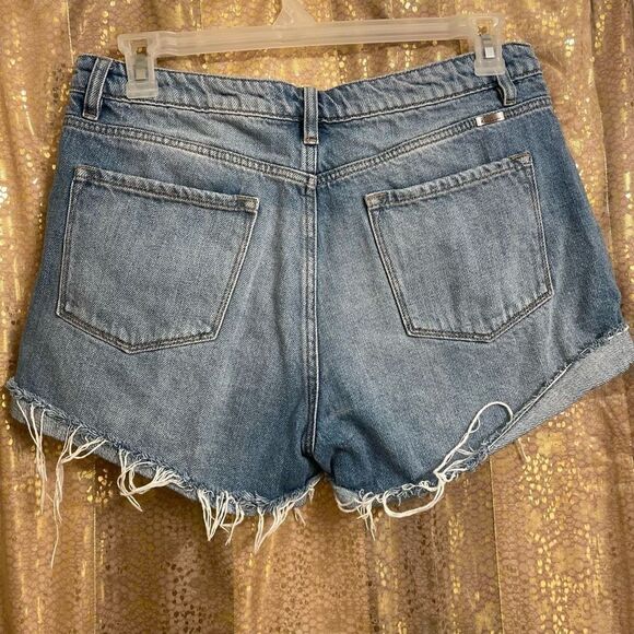 KanCan Jovana Ultra High Rise Shorts Light Wash 13/30 EUC - Picture 2 of 6